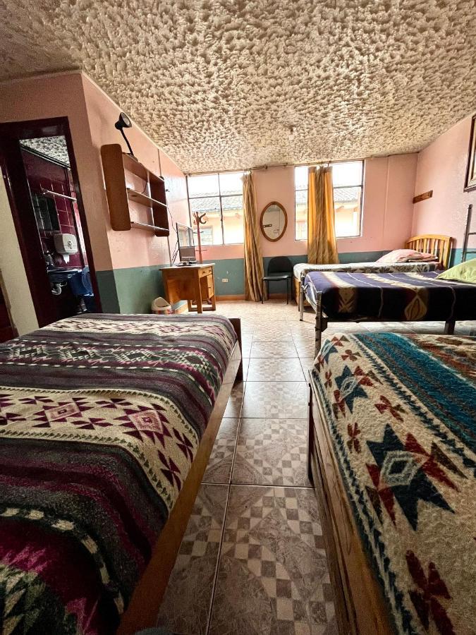 Hostal Carlos Luis Quito Exterior photo