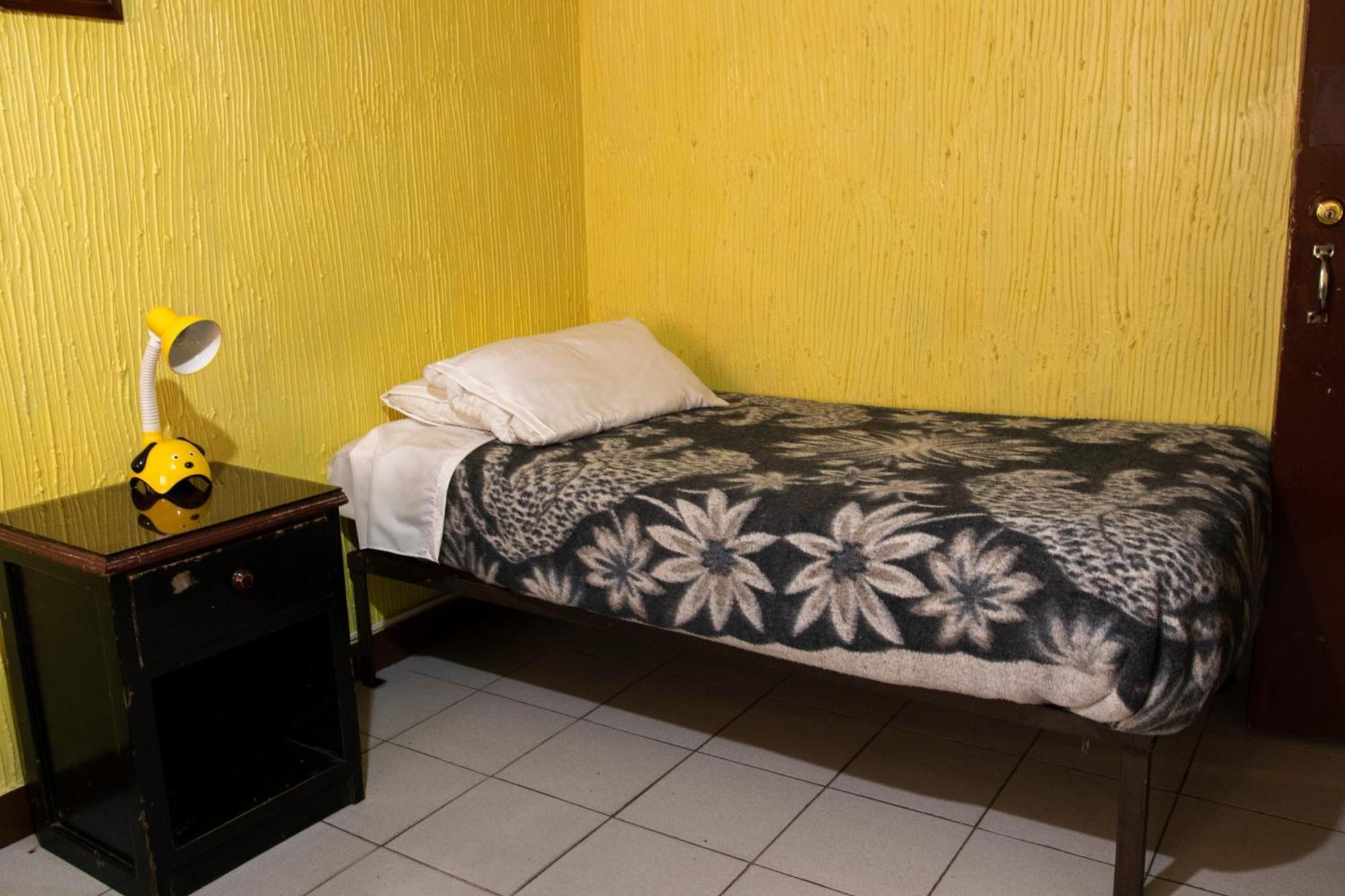 Hostal Carlos Luis Quito Exterior photo