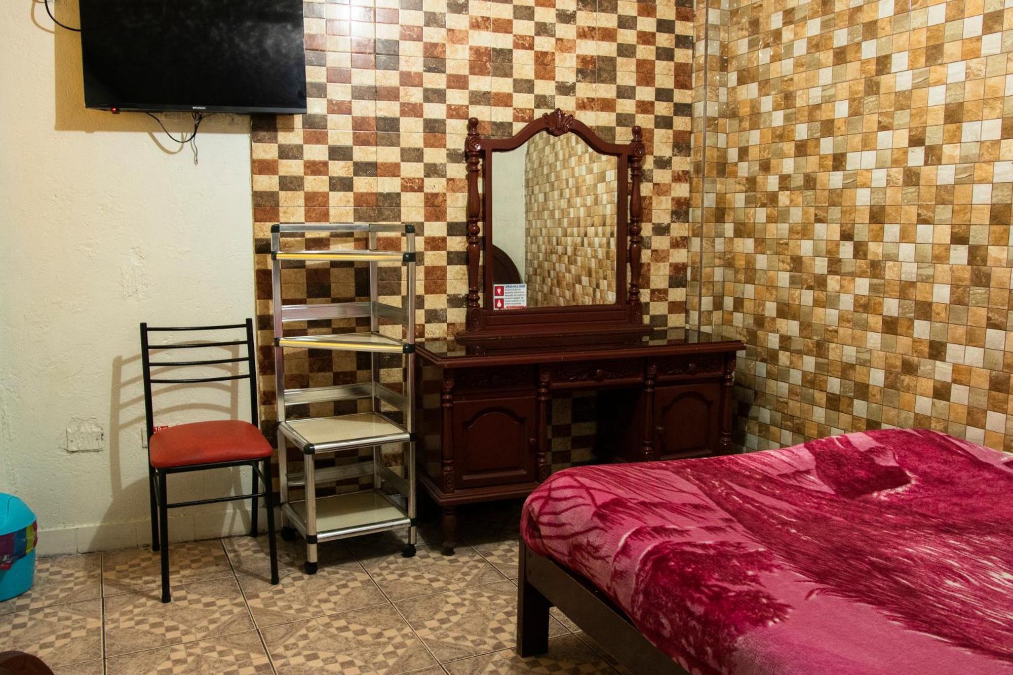 Hostal Carlos Luis Quito Exterior photo