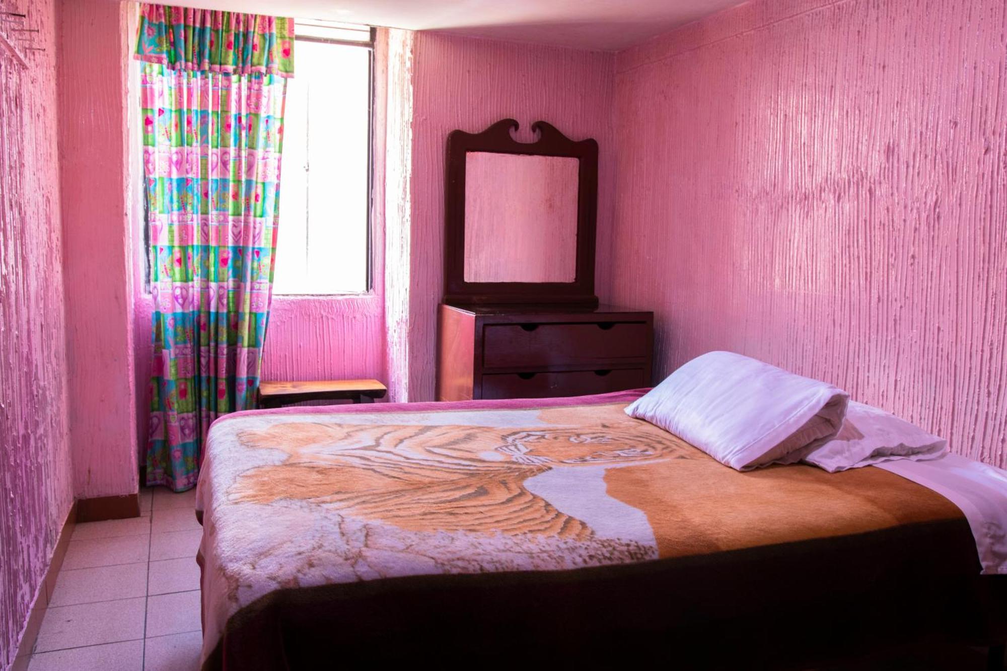 Hostal Carlos Luis Quito Exterior photo