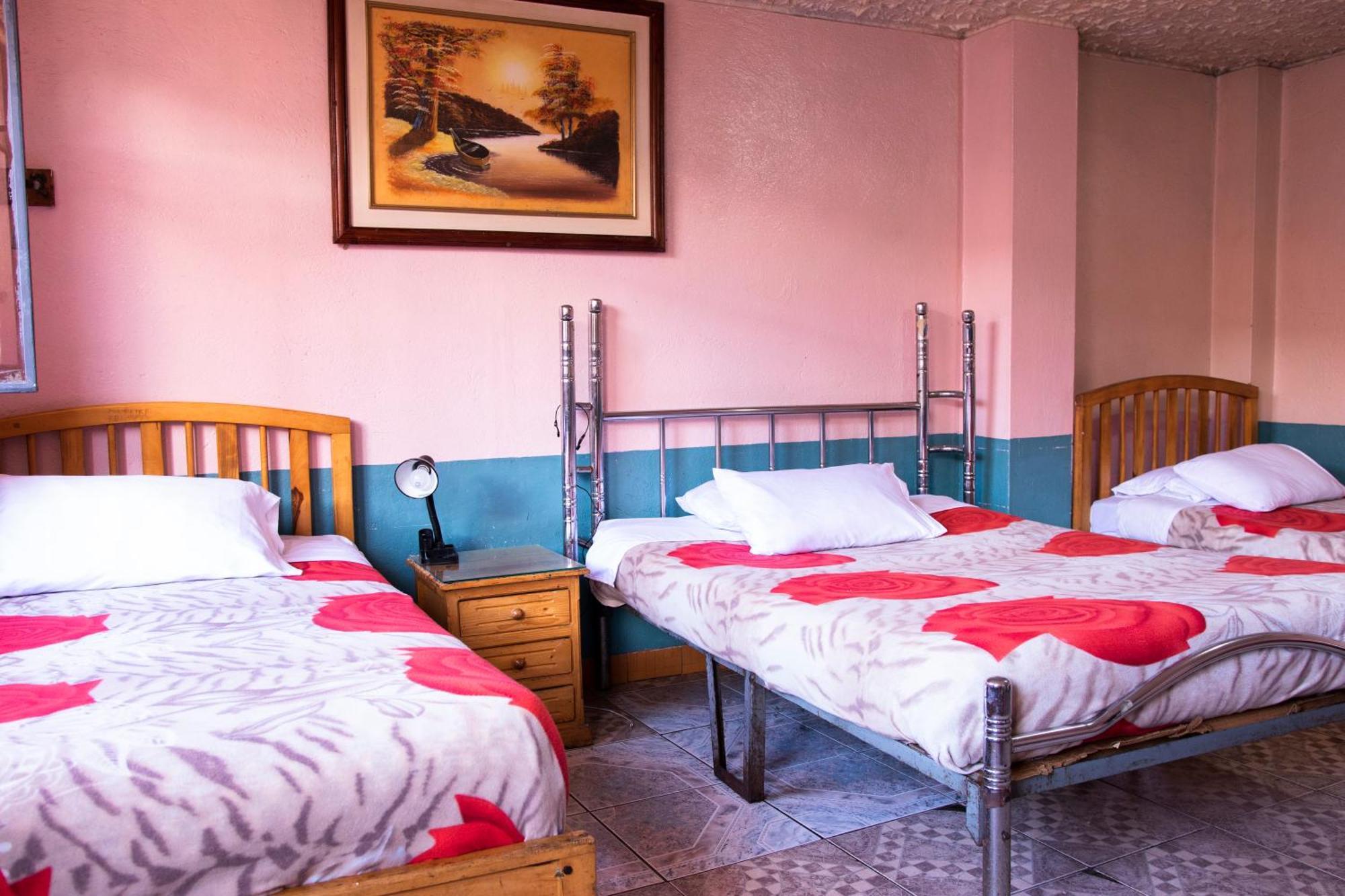 Hostal Carlos Luis Quito Exterior photo